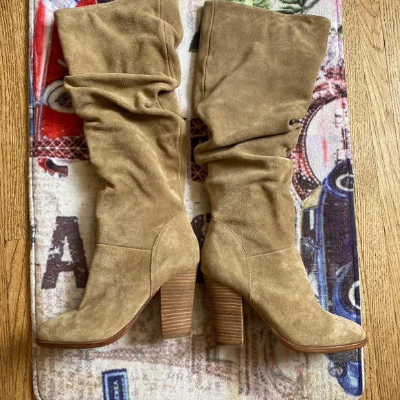 Boots - Picture 1 of 8